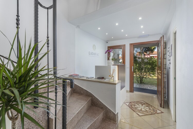 Villa Ladavac B&B / Studio Apartment A2