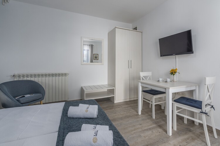 Villa Ladavac B&B \/ One Bedroom Apartment A3