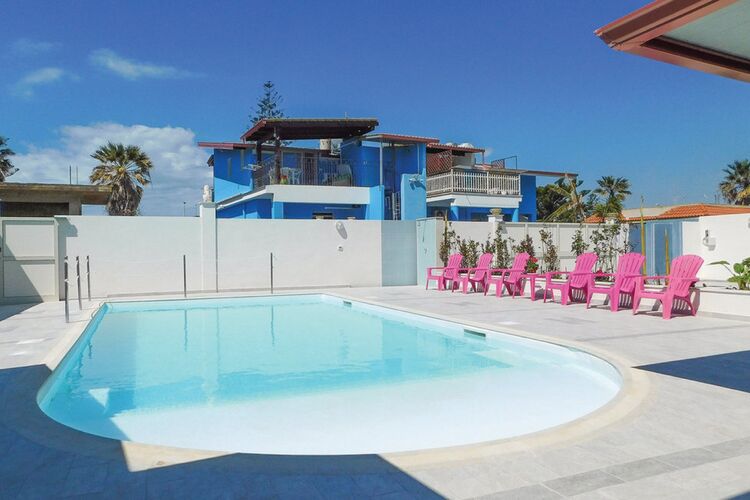 Blu House With Pool