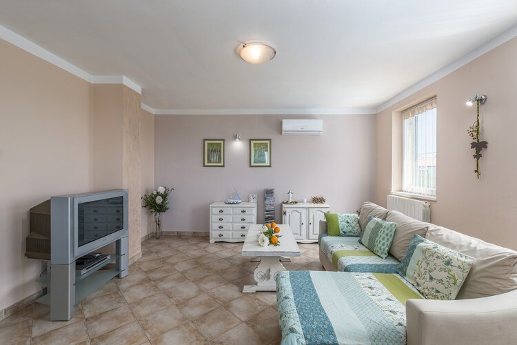 Two bedroom Apartment Mare A1 with shared Pool