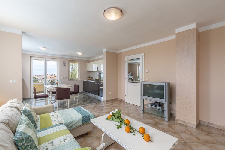 Two bedroom Apartment Mare A1 with shared Pool