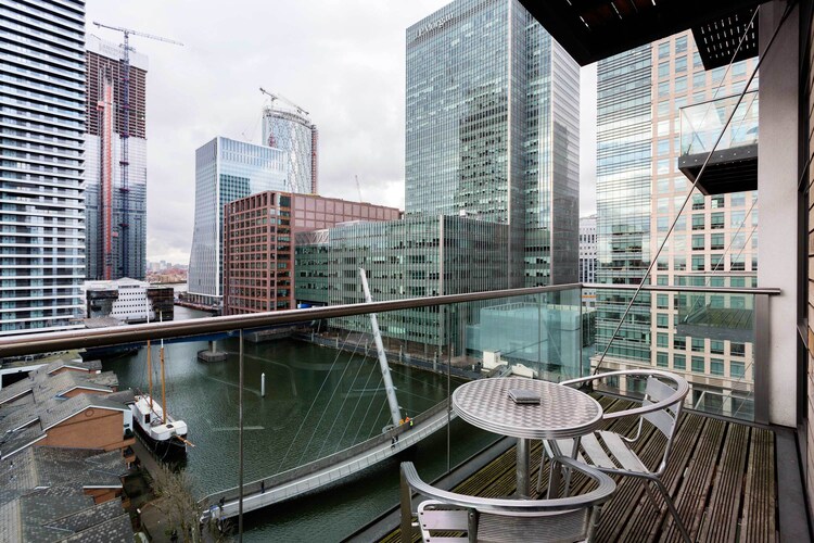 Flat 10-Discovery Dock West 2 Bed