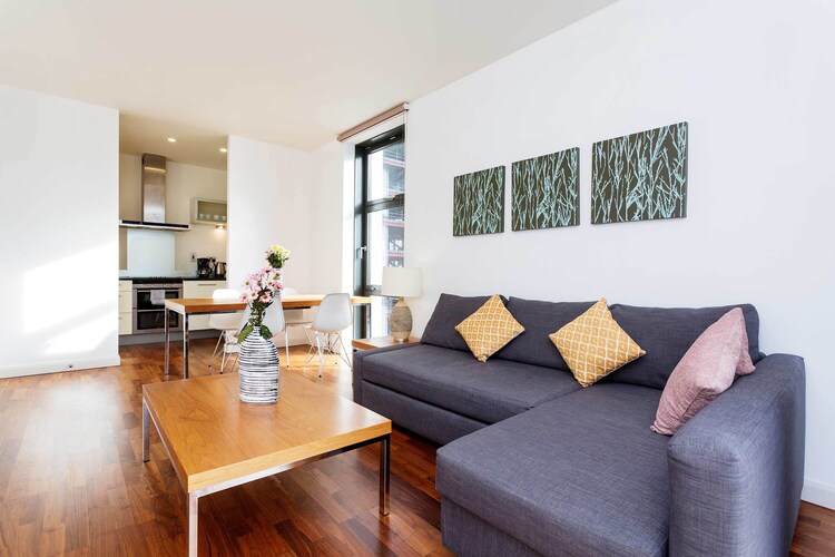 Flat 114- Discovery Dock West 2 Bed