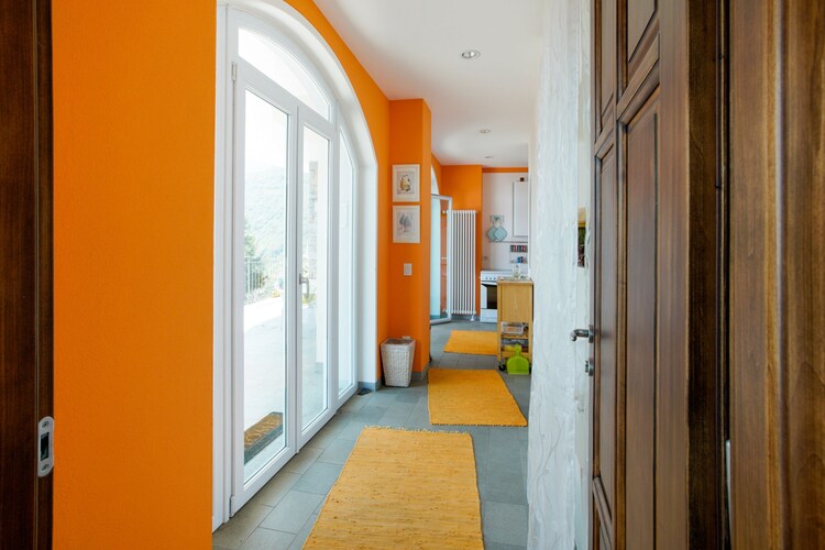 Villa Panoramica con terrazzo e giardino di inverno sul Lago Maggiore