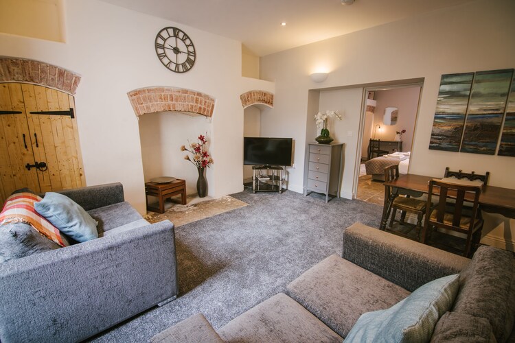 Stonehouse Apartment
