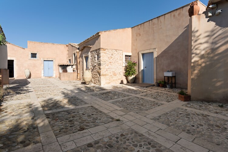 Landelijk vakantiehuis in Noto met een fijn privézwembad