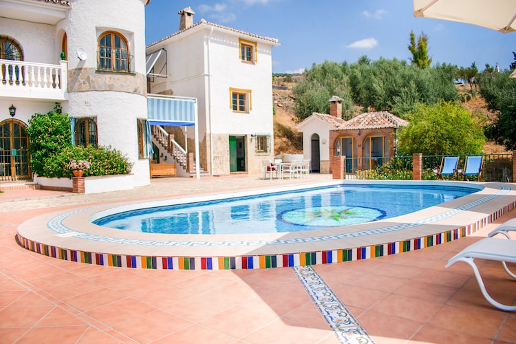 Aldea Castillo Salia 30 Separate House