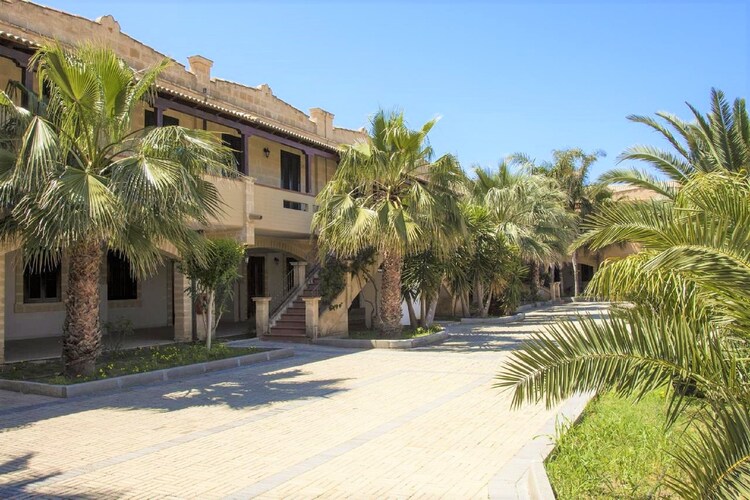 Sfeervol appartement in Campofelice di Roccella met zwembad