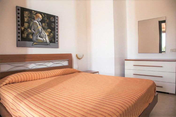 Knus appartement in Campofelice di Roccella met zwembad