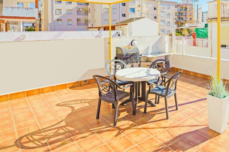 Mooi vakantiehuis in Grau i Platyes de Gandia bij de zee