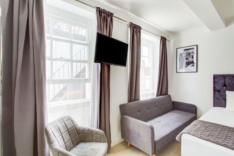 Flat 4-Sussex Gardens