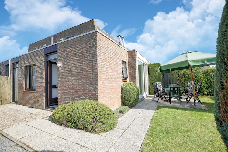 Heerlijk vakantiehuis in Nieuwvliet met een grote tuin