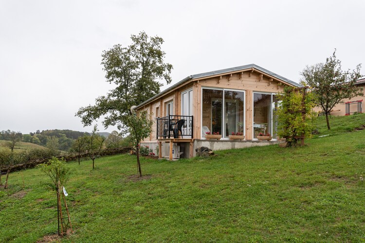 Rustgevend chalet in Egliseneuve des Liards met uitzicht
