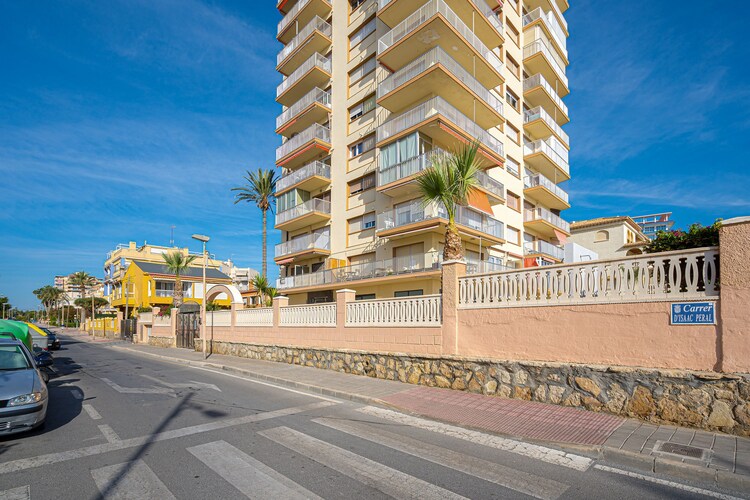 Fijn Apartment in El Campello met een gedeeld zwembad