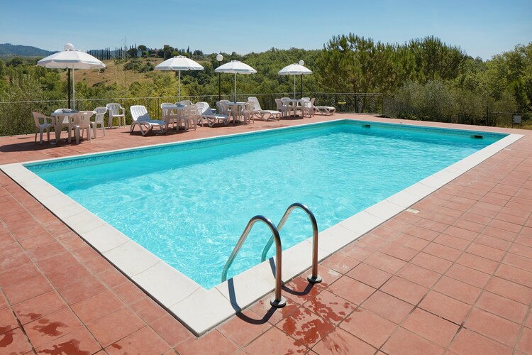 Prachtig vakantiehuis in Gaiole in Chianti met een zwembad