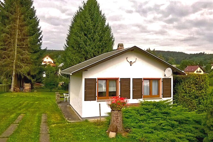 Knus vakantiehuisje in Mosbach met een privéterras