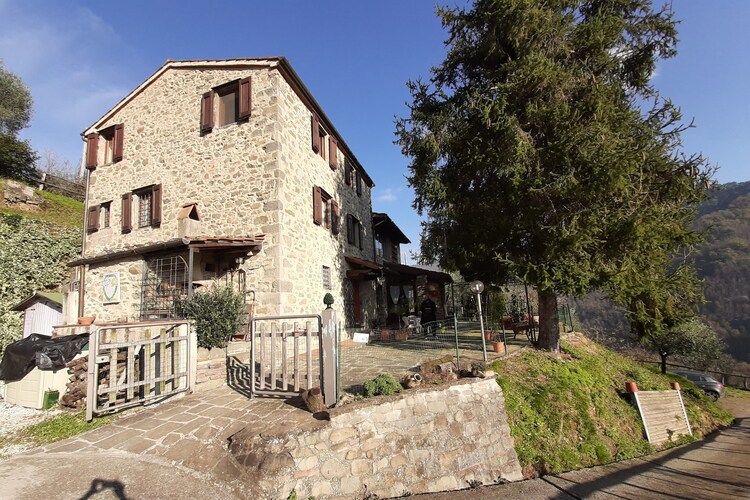 Karakteristiek vakantiehuis in Villa Basilica met een zwembad
