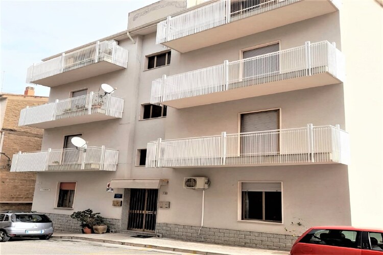 Fijn Apartment in Campofelice di Roccella met een balkon