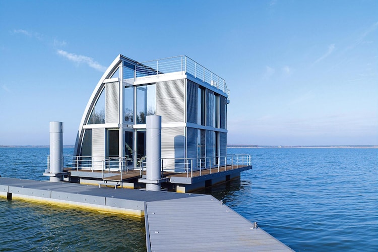 schwimmendes Ferienhaus mit einer Dachterrasse Ferienhaus  Lausitz