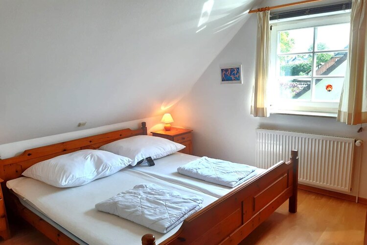 Wohnung oben links - Schlafzimmer