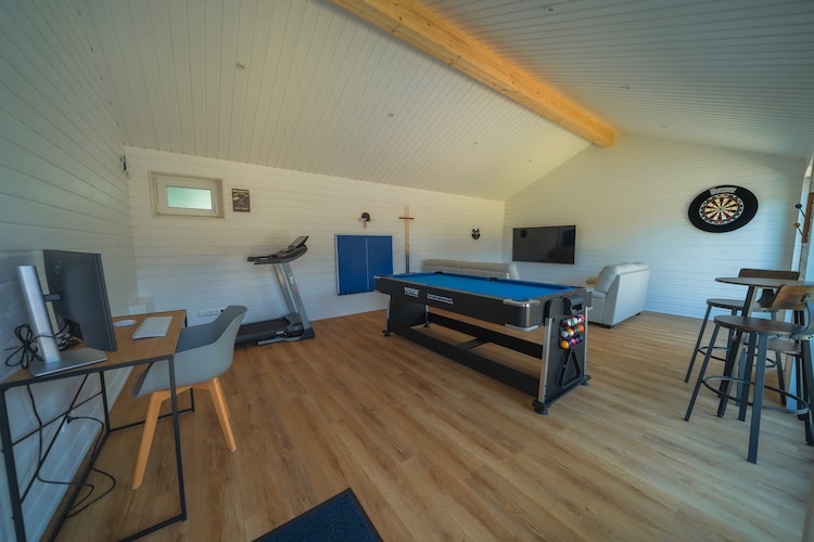 Poolhaus 140 qm-Faciliteiten
