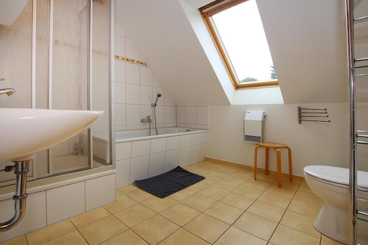 Sonnentau 244 qm / Haus Nr 22 B & 22 C-Badkamer