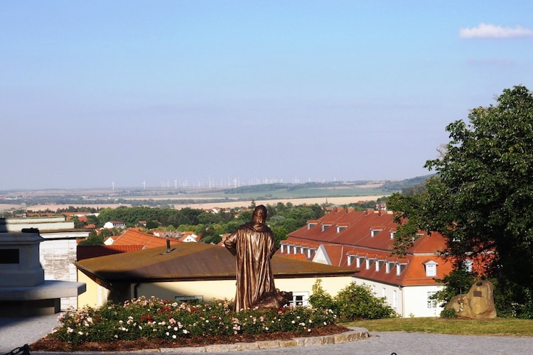 Askanier 4Pers  2 Kinder-Gebiete Sommer 1 km