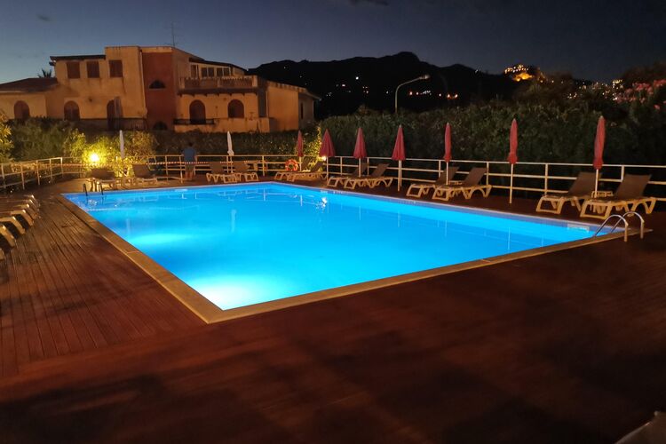 Vakantiehuizen Italie | Sicilia | Appartement te huur in Giardini-Naxos met zwembad  met wifi 3 personen