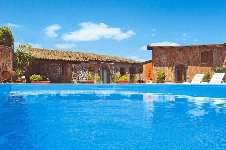 Rustic holiday home with pool in Castiglione di Si Ferienhaus 