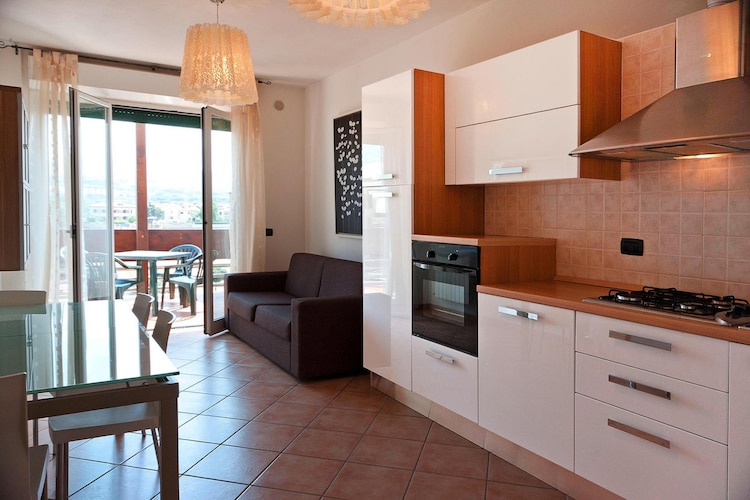 Holiday residence Santa Costanza San Vincenzo-Bilo 4 comfort-Keuken