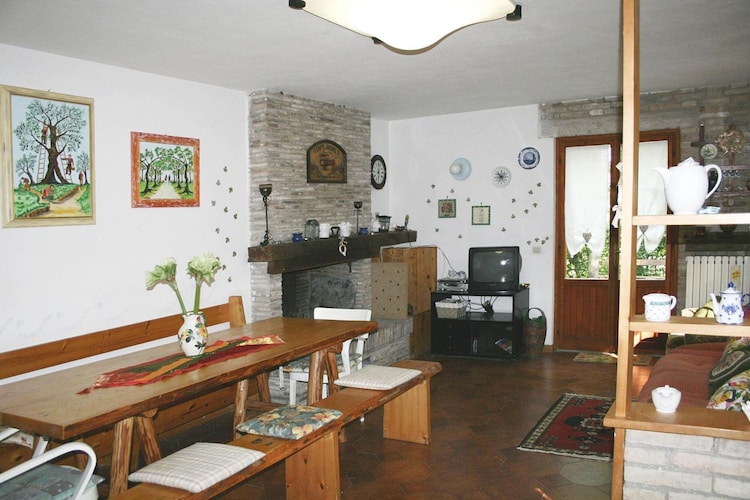Ferienhaus Fiorenzuola Acacie Montemaggiore con piscina privata-Keuken