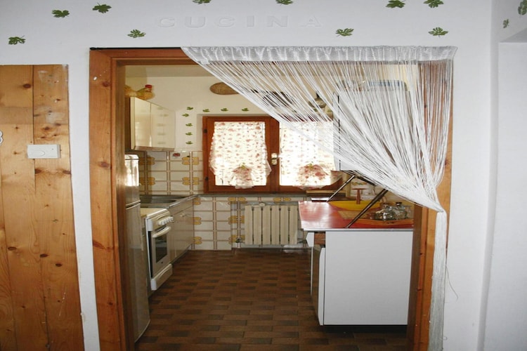 Ferienhaus Fiorenzuola Acacie Montemaggiore con piscina privata-Keuken