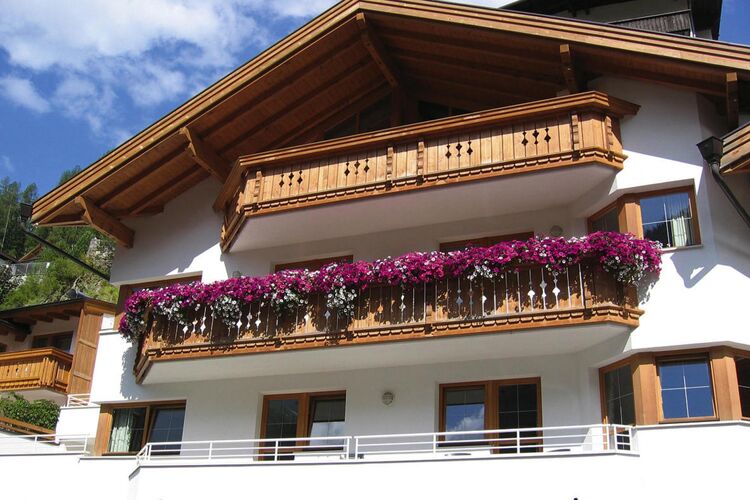 Wohnung in St. Anton am Arlberg mit Balkon oder Te