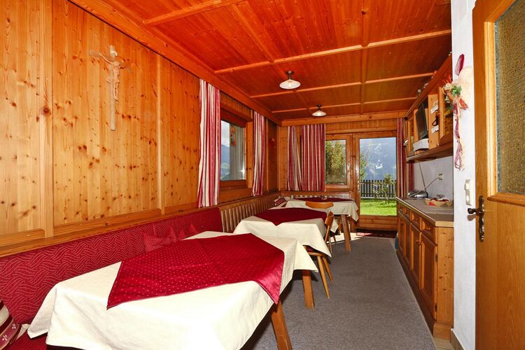 Wohnung in Hippach im Zillertal mit einem Garten Ferienwohnung  Mayrhofen