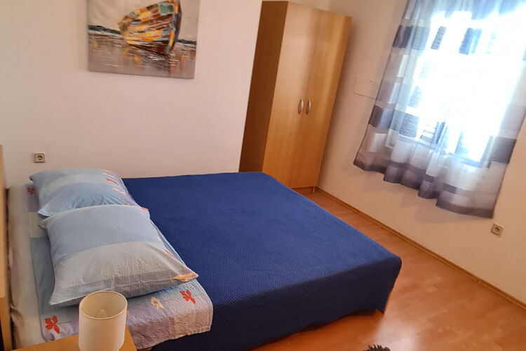 Apartments Ljilja in Privlaka, near sandy beach