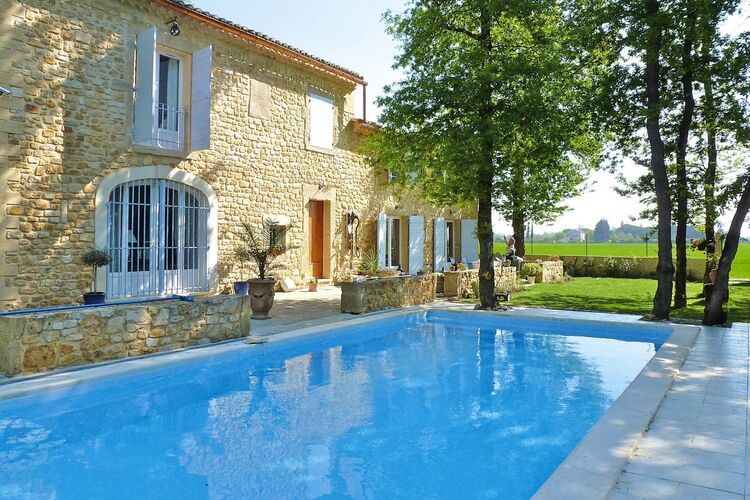 Charming holiday flat with communal pool and priva Ferienwohnung in Frankreich