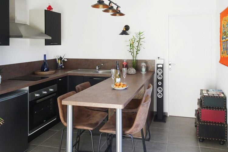 Holiday home located in the middle of the popular seaside resort, Cancale