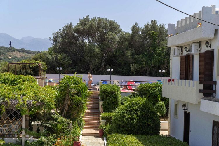 Modernes Ferienhaus in Stalos mit Balkon Ferienhaus in Griechenland