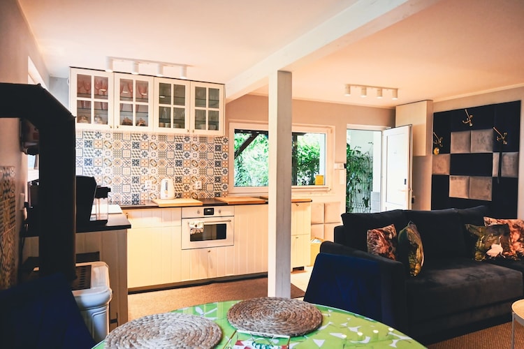 Dom w Starych Czaplach z domkiem na drzewie-Woonkamer