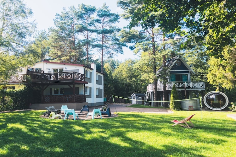 Dom w Starych Czaplach z domkiem na drzewie