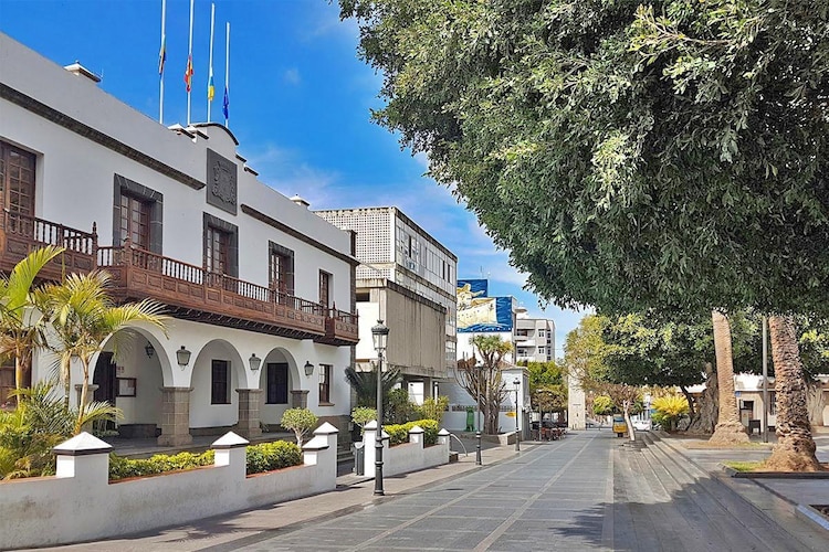 Apartment Atico La Plaza - Buitenkant zomer