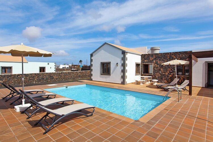 Vakantiehuizen Spanje | 168 | Vakantiehuis te huur in La-Oliva met zwembad  met wifi 4 personen