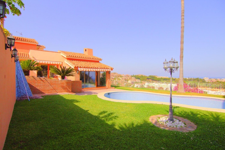 CT 233 - Faro's Benalmadena Pool & Garden