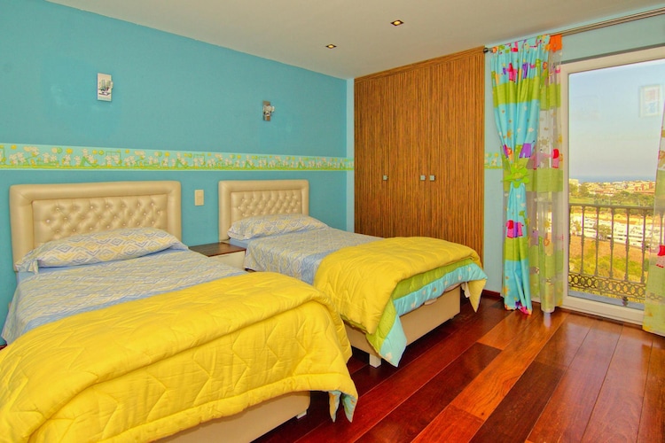 CT 233 - Faro's Benalmadena Pool & Garden - Untagged