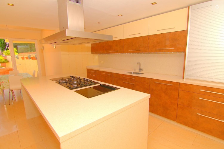 CT 233 - Faro's Benalmadena Pool & Garden - Kitchen