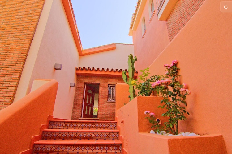 CT 233 - Faro's Benalmadena Pool & Garden - Hall & reception