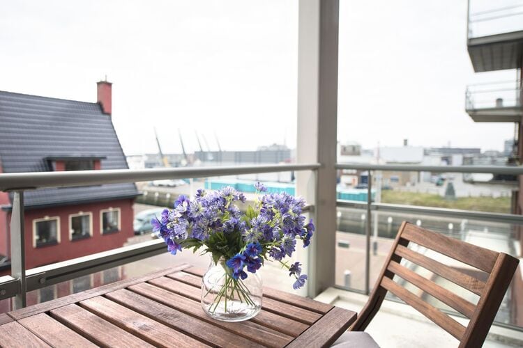 Modern Apartment in Den Haag with Balcony
