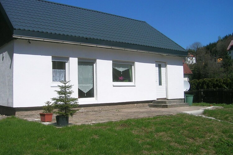 Vrijstaande vakantieVacation house met tuin en terras in het mooie Thüringen