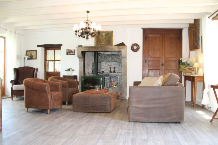 Authentieke Gîte in de Auvergne met zwembad en wellness