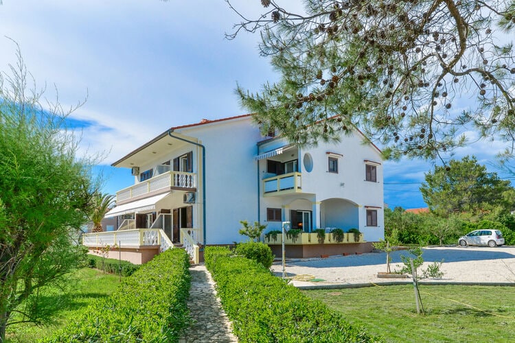 Appartements im Haus Liveric, am Strand in Vir Ferienwohnung  kroatische Inseln